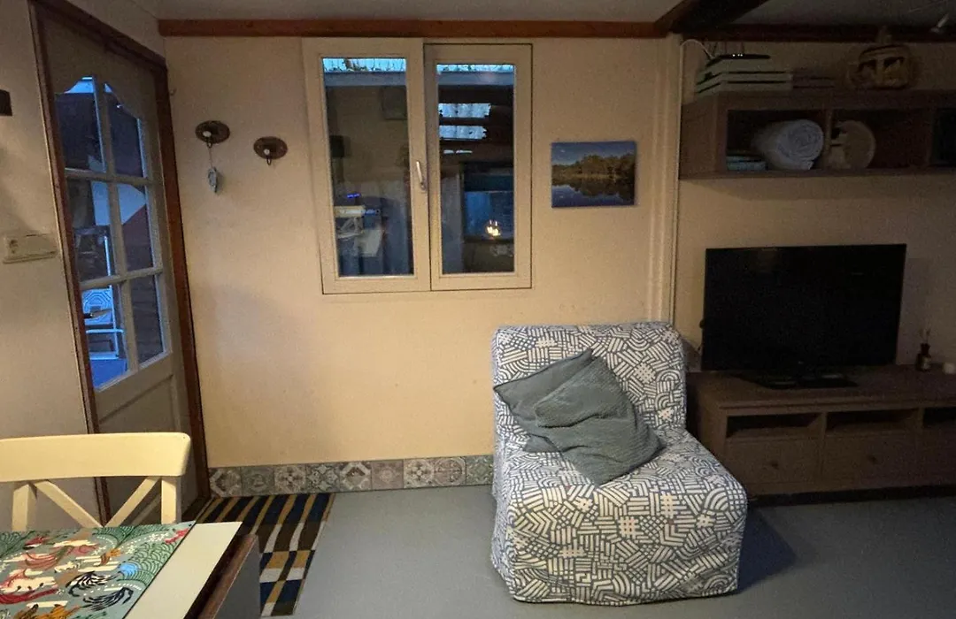 Aan de Dijk-1